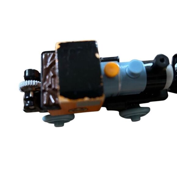 Thomas & Friends Wooden Railroad Bash & Dash - Picture 3 of 9